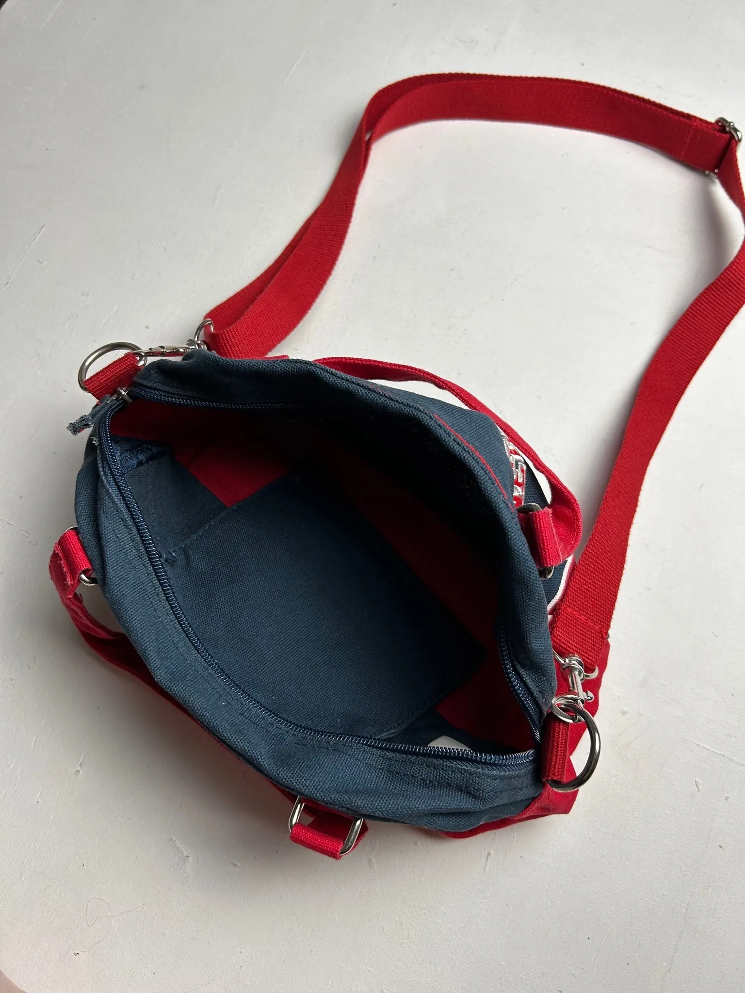 Blue & red New Zeland y2k vintage crossbody besace bag