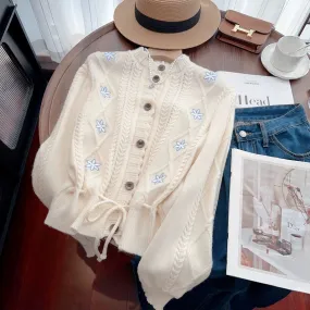 Nancy Cici’s reserved style recommendation~Sweet embroidered straps to tighten the waist and slim down the knitted cardigan swea