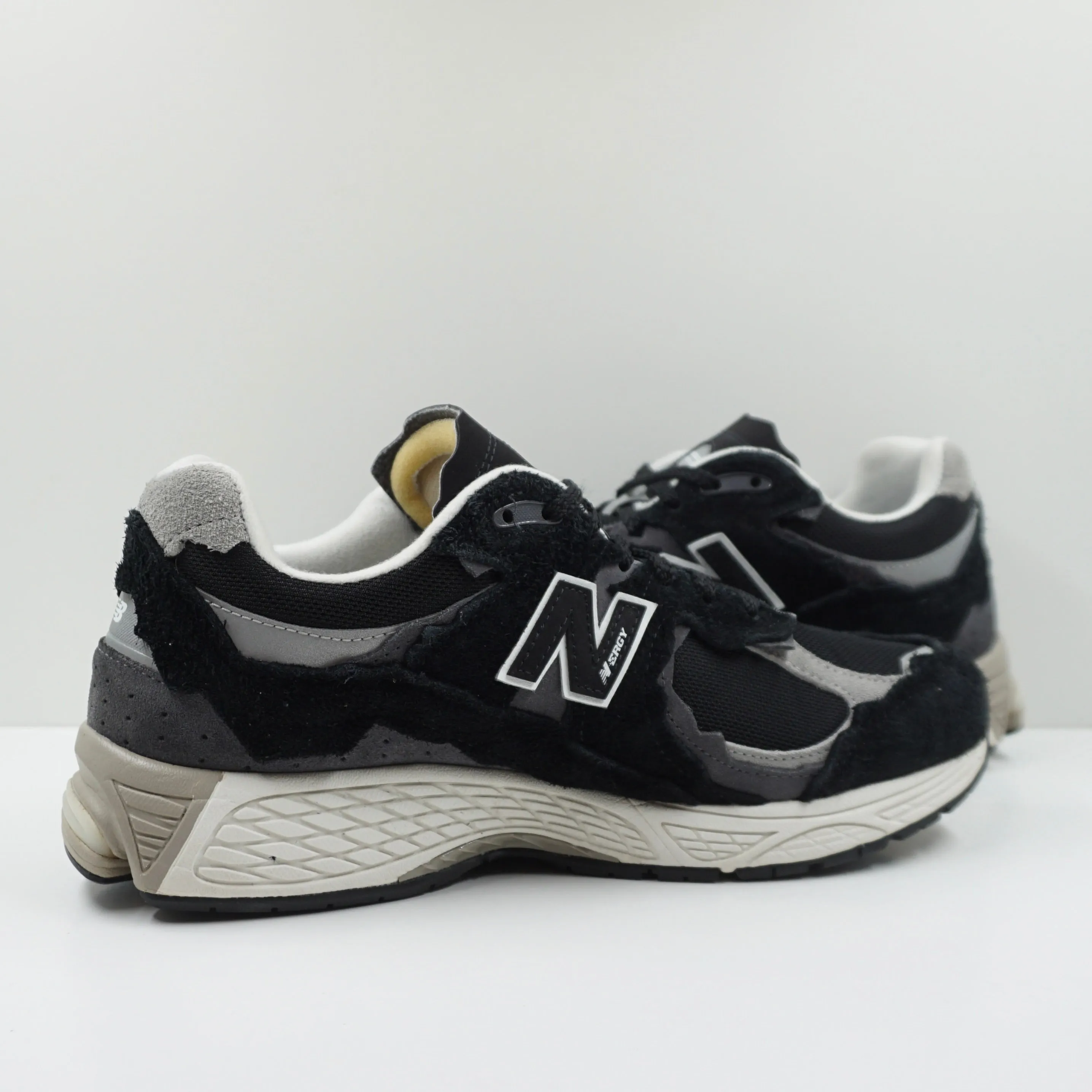 New Balance 2002R Protection Pack Black Grey