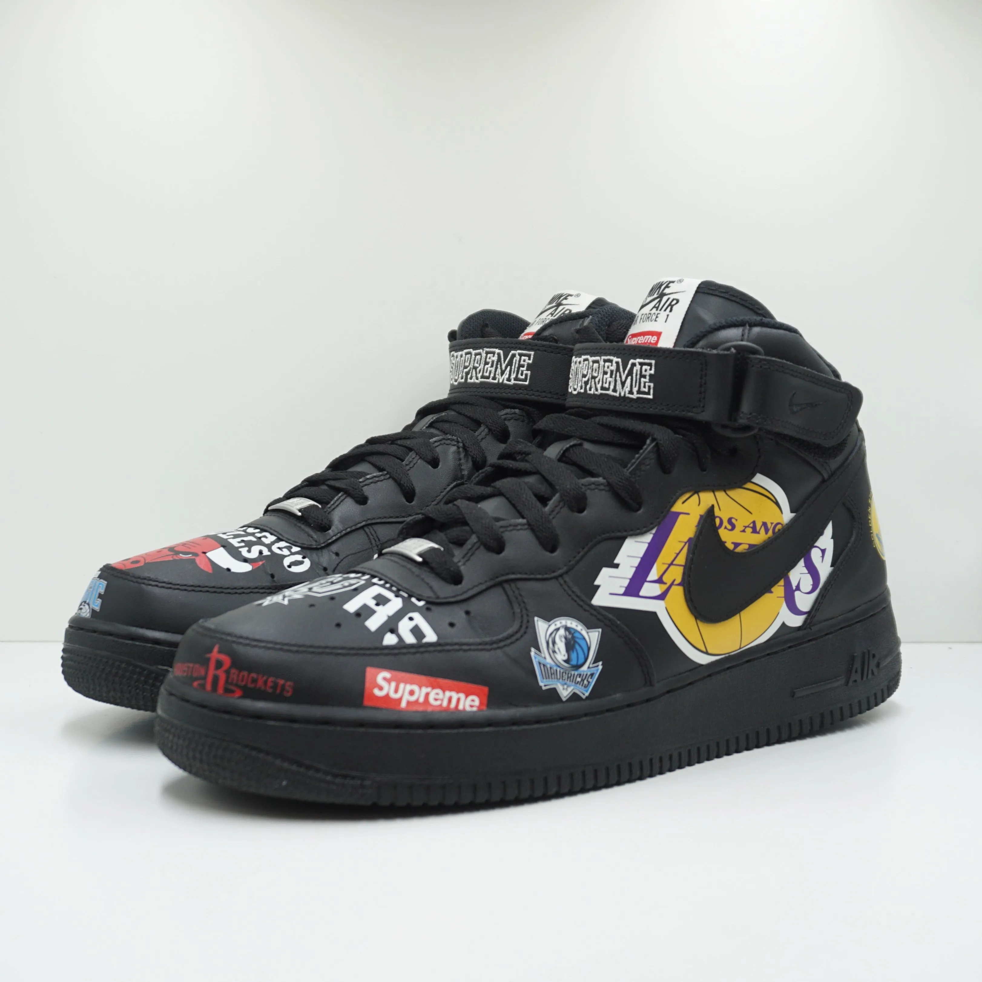 Nike Air Force 1 Mid Supreme NBA Black