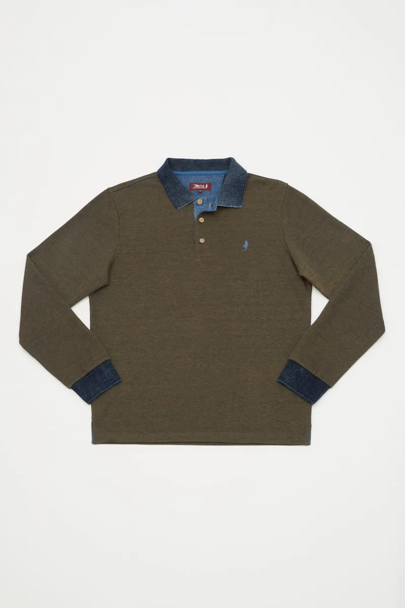 Polo shirt with contrasted collar