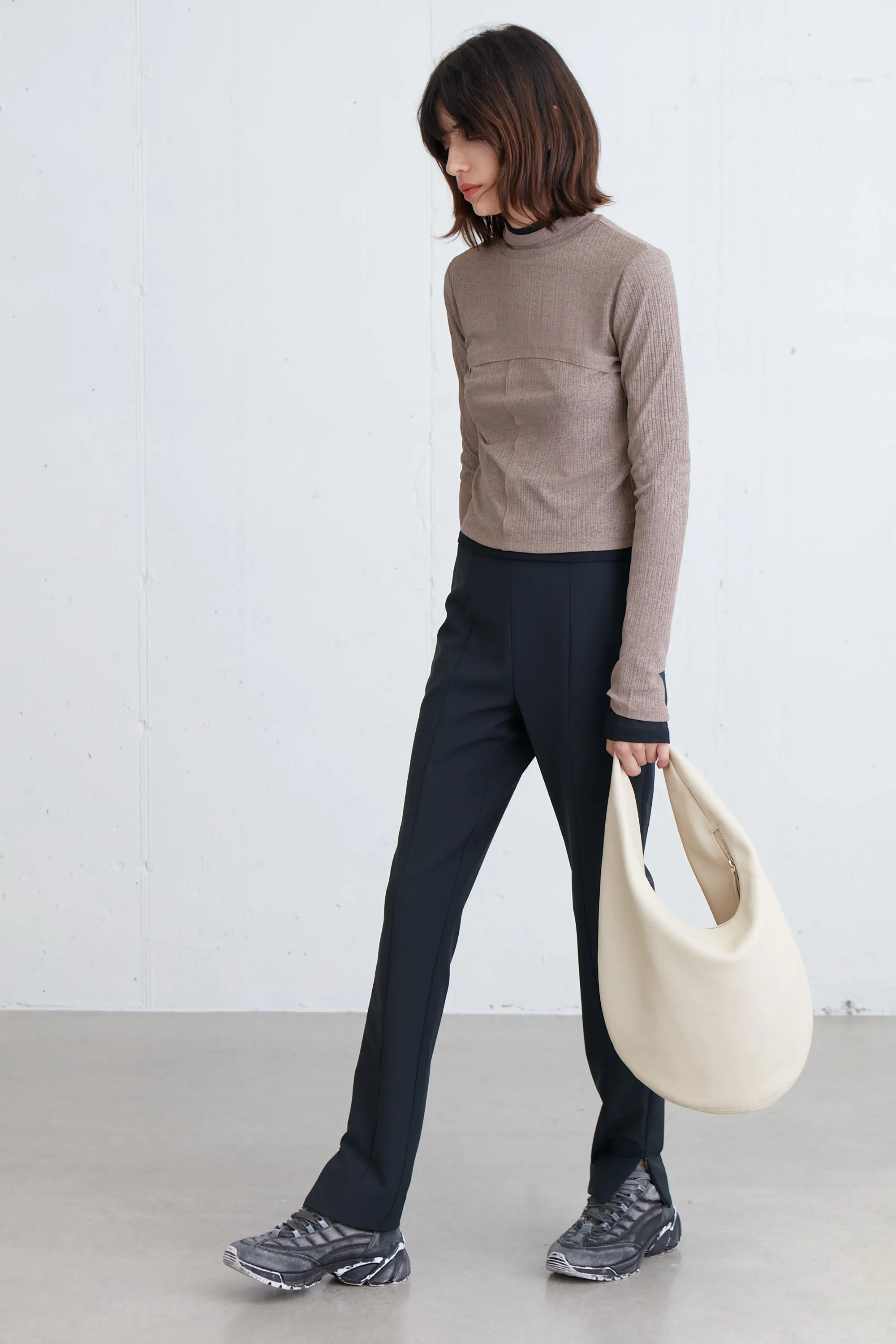 SLOUCHY SHOULDER BAG